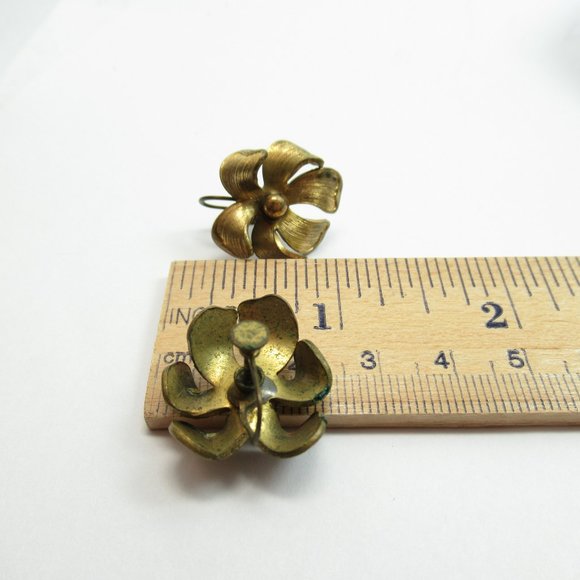 Vintage Screw back Orchid earrings - Picture 5 of 11